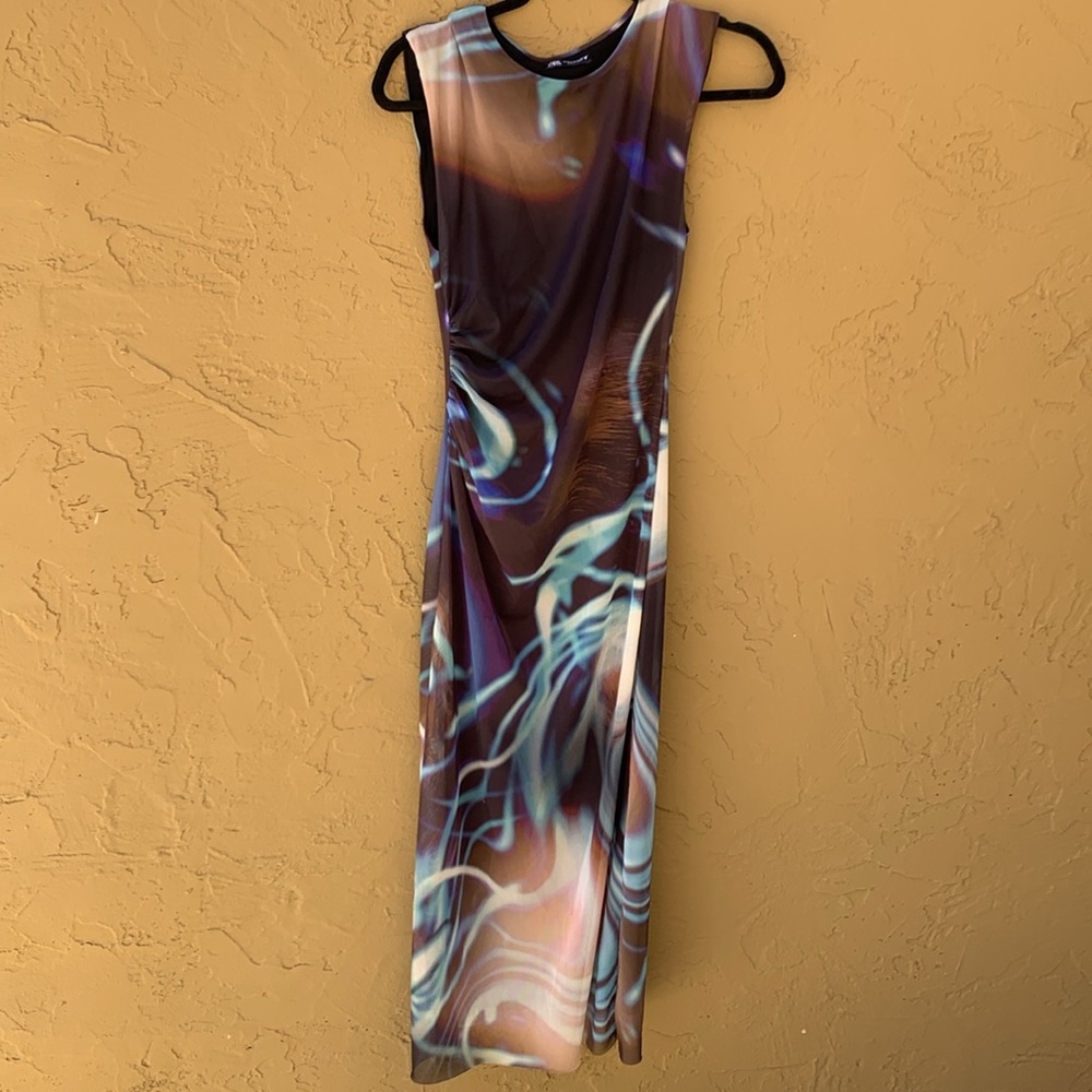 🎉HOST PICK🎉 Zara Printed Tuille Midi Dress - Picture 3 of 7